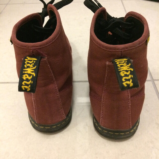 Dr.Martens(ドクターマーチン)のDr.Martens キャンバススニーカー チェリーレッド ハイカット レディースの靴/シューズ(スニーカー)の商品写真