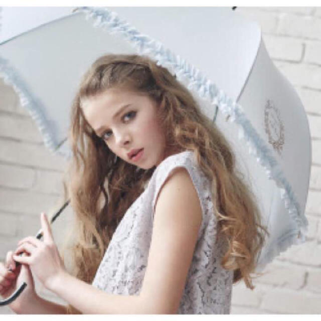 Maison de FLEUR(メゾンドフルール)の♡新品タグ付き ヒートカットフリル長傘♡ レディースのファッション小物(傘)の商品写真