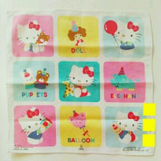 サンリオ(サンリオ)の【昭和レトロ】キティ　サンリオ　ヴィンテージ　1976　kitty　ハンカチ(ハンカチ)