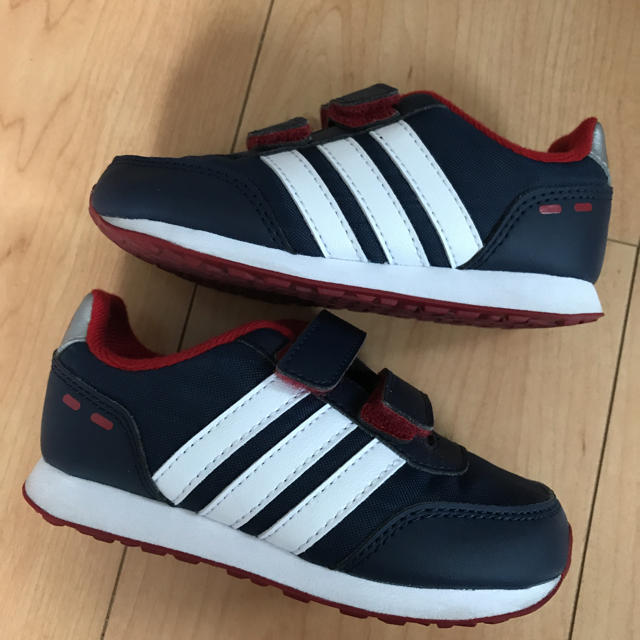 adidas(アディダス)のほぼ新品 adidas スニーカー ネイビー×レッド 14 キッズ/ベビー/マタニティのベビー靴/シューズ(~14cm)(スニーカー)の商品写真