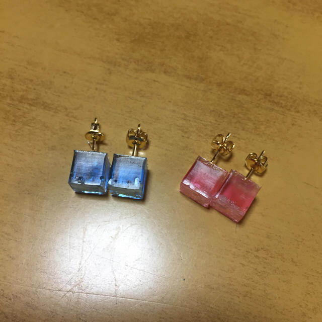 UVレジン  ピアス ハンドメイドのアクセサリー(ピアス)の商品写真