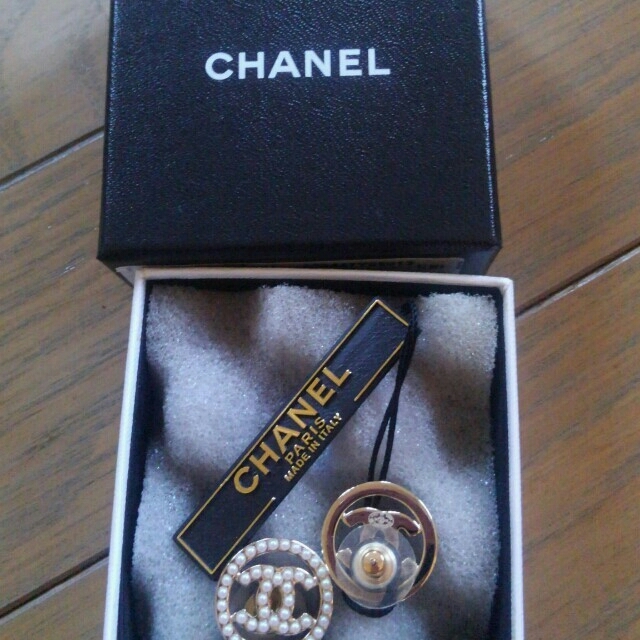 CHANEL(シャネル)のCHANEL　新品ピアス レディースのアクセサリー(ピアス)の商品写真