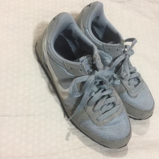 ナイキ(NIKE)のnike グレー ローカットスニーカー(スニーカー)