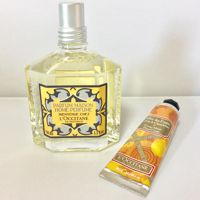 L'OCCITANE(ロクシタン)のロクシタン❤️プロヴァンスホームフレグランスミスト＆フルーツデリスハンドクリーム コスメ/美容の香水(香水(女性用))の商品写真