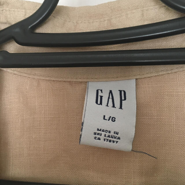 GAP(ギャップ)のGAP ギャップ ベージュ フレンチスリーブ シャツ Ｌ レディースのトップス(シャツ/ブラウス(半袖/袖なし))の商品写真