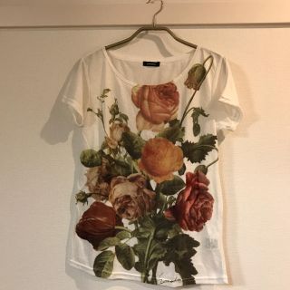 エモダ(EMODA)の【着用数回】EMODA ヴィンテージフラワープリントＴシャツ(Tシャツ(半袖/袖なし))