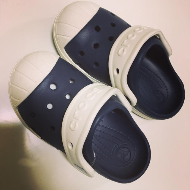 crocs(クロックス)のわら様♡専用 キッズ/ベビー/マタニティのキッズ靴/シューズ(15cm~)(サンダル)の商品写真