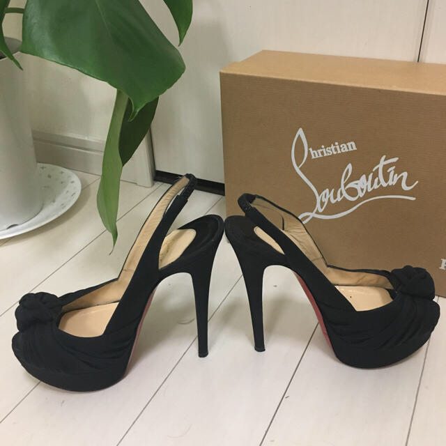 Christian Louboutin(クリスチャンルブタン)のぽこ♡さん専用 Christian Louboutin クリスチャンルブタン レディースの靴/シューズ(ハイヒール/パンプス)の商品写真