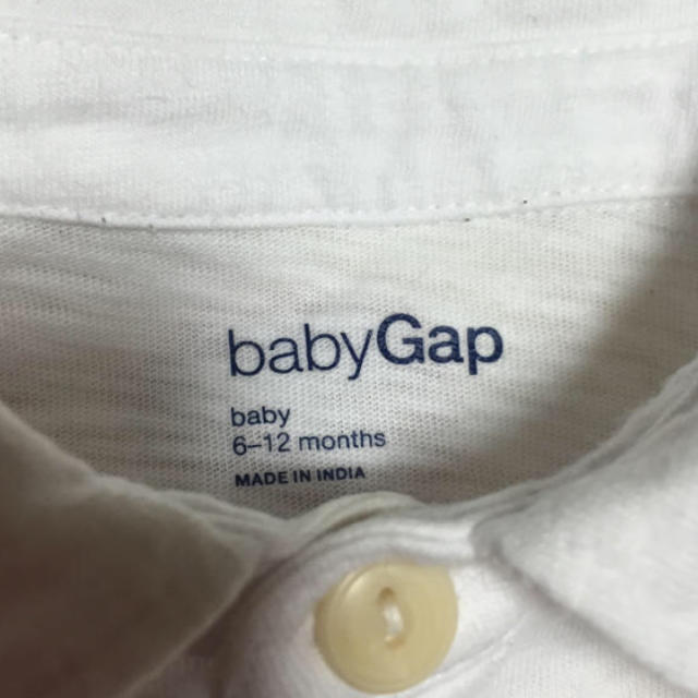 babyGAP(ベビーギャップ)のBabyGap 白ポロシャツ 6-12mouth 70cm キッズ/ベビー/マタニティのベビー服(~85cm)(シャツ/カットソー)の商品写真