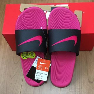 ナイキ(NIKE)の☆新品☆NIKE KAWA SLIDE カワスライド ピンク×ブラック 25cm(サンダル)