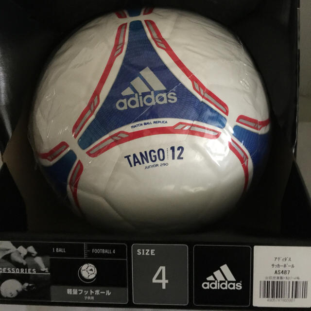 Adidas 新品 アディダス タンゴ12 軽量 4号 As487 サッカーボールの通販 By クー S Shop アディダスならラクマ