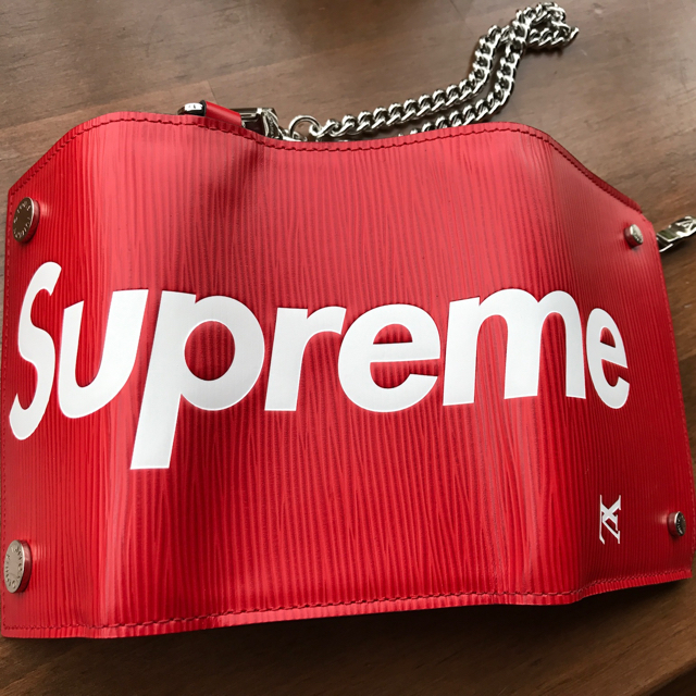 LOUIS VUITTON(ルイヴィトン)のsupreme × Louis Vuitton 2017 国内正規品 レディースのファッション小物(財布)の商品写真