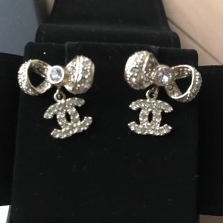 CHANEL - シャネル♡リボンピアスの通販|ラクマ