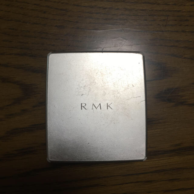 RMK(アールエムケー)のRMKプレストパウダーおしろい01 N (P) コスメ/美容のベースメイク/化粧品(フェイスパウダー)の商品写真