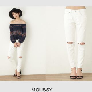 マウジー(moussy)のマウジー テーパードダメージデニム ホワイト 23インチ(デニム/ジーンズ)