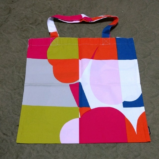marimekko(マリメッコ)のmarimekko　ルーツウニッコ　ファブリックバッグ レディースのバッグ(トートバッグ)の商品写真