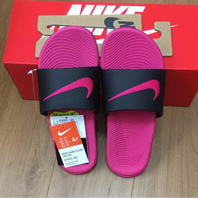 NIKE(ナイキ)の☆新品☆NIKE KAWA SLIDE カワスライド ピンク×ブラック 23cm レディースの靴/シューズ(サンダル)の商品写真