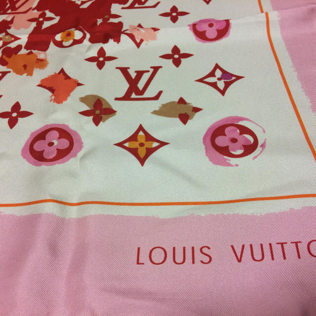 LOUIS VUITTON(ルイヴィトン)の美品ルイヴィトン 大判スカーフ レディースのファッション小物(バンダナ/スカーフ)の商品写真