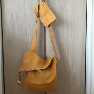 ロエベ(LOEWE)ののんさま ロエベ LOEWE ショルダーバッグ(ショルダーバッグ)