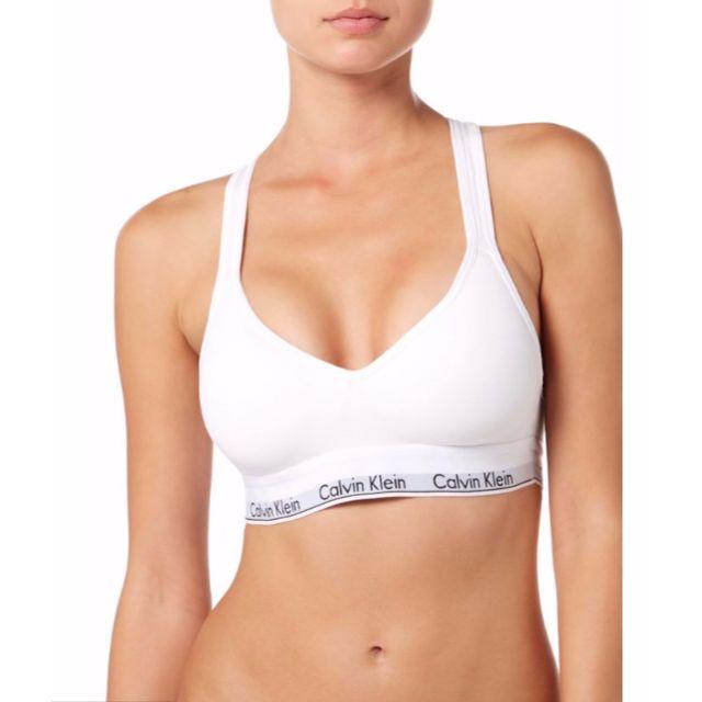 Calvin Klein(カルバンクライン)のLily (コメ逃げNG)様専用【Calvin Klein★パット付き ブラ】 レディースの下着/アンダーウェア(ブラ)の商品写真