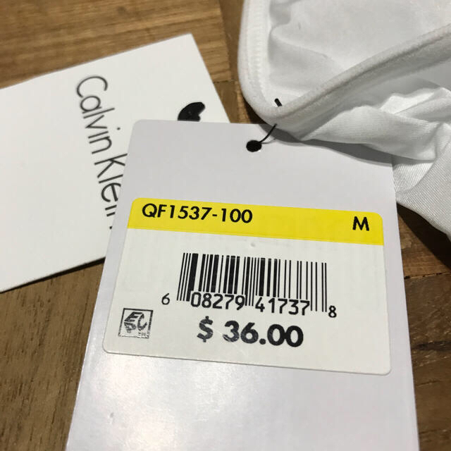 Calvin Klein(カルバンクライン)の新品未使用 カルバンクライン スポーツブラ レディースの下着/アンダーウェア(ブラ)の商品写真