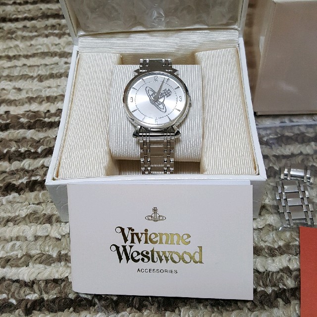 Vivienne Westwood(ヴィヴィアンウエストウッド)のヴィヴィアン　腕時計 レディースのファッション小物(腕時計)の商品写真