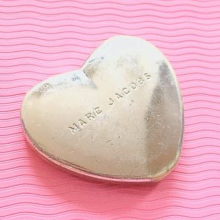 マークバイマークジェイコブス(MARC BY MARC JACOBS)のMARC JACOBS/ハート型コンパクトミラー(その他)