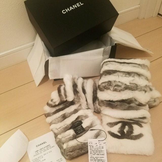 CHANEL(シャネル)のCHANEL♡今期オリラグマフラー♡ レディースのファッション小物(マフラー/ショール)の商品写真