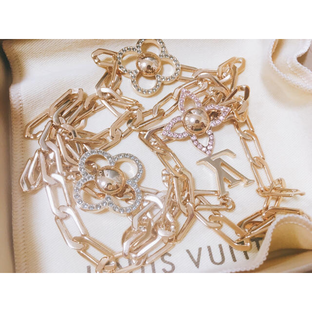 LOUIS VUITTON(ルイヴィトン)のLOUISVUITTON ルイヴィトン コリエ チェーンベルト フラワーチェーン レディースのファッション小物(ベルト)の商品写真