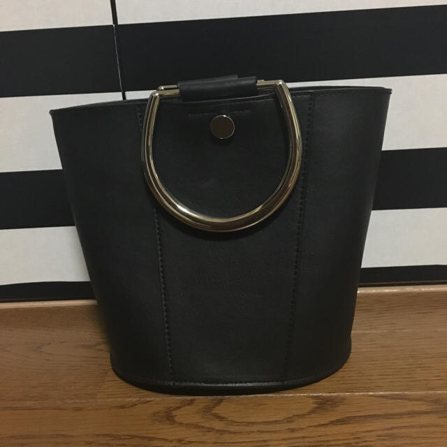 moussy(マウジー)のMOUSSY フープbag レディースのバッグ(ハンドバッグ)の商品写真