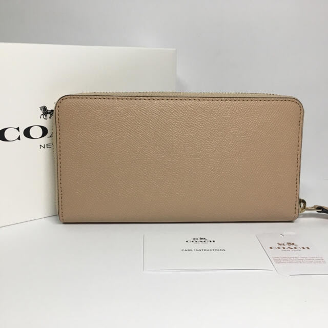 COACH(コーチ)の【新品】COACH☆人気の長財布 ベージュ レディースのファッション小物(財布)の商品写真