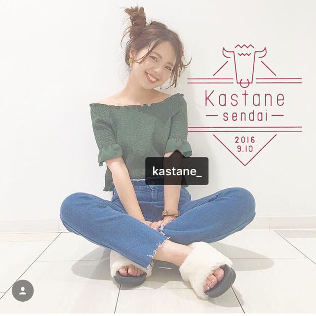 Kastane(カスタネ)の美品♥カスタネ♥シャーリング♥ブラウス レディースのトップス(シャツ/ブラウス(半袖/袖なし))の商品写真