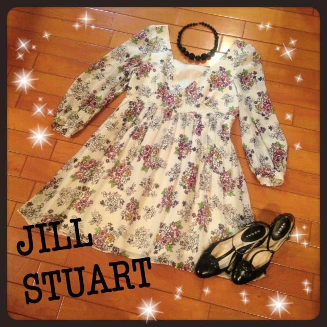 JILL by JILLSTUART(ジルバイジルスチュアート)のジルバイ花柄ワンピ♡ レディースのワンピース(ミニワンピース)の商品写真