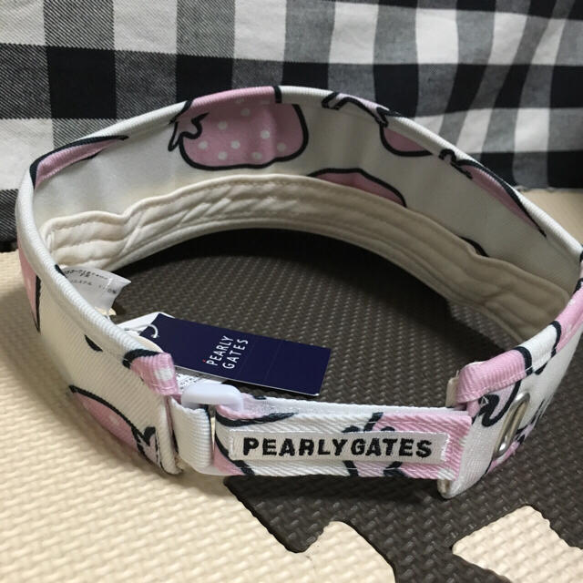 PEARLY GATES(パーリーゲイツ)の【新品】PEARLY GATES サンバイザー（いちご柄:フリー） スポーツ/アウトドアのゴルフ(その他)の商品写真