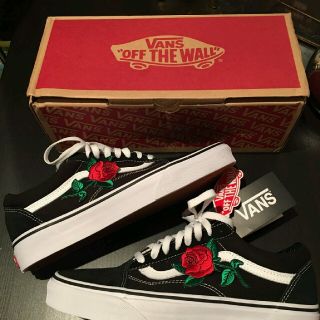 ヴァンズ(VANS)のバンズ　Vans old skool カスタム　薔薇　ローズ　(スニーカー)