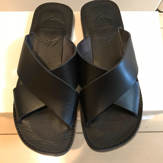 steven alan(スティーブンアラン)のSteven Alan LEATHER CROSS FLAT サンダル レディースの靴/シューズ(サンダル)の商品写真