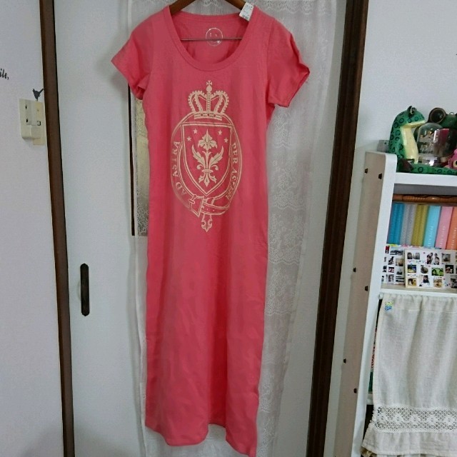 【新品タグ付き】ロングTシャツ レディースのトップス(Tシャツ(半袖/袖なし))の商品写真