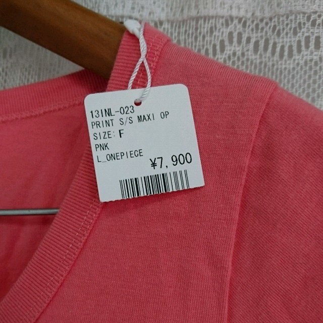 【新品タグ付き】ロングTシャツ レディースのトップス(Tシャツ(半袖/袖なし))の商品写真