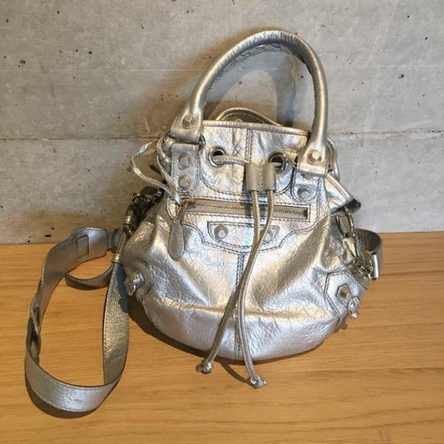 【直営店購入】BALENCIAGA★ミニポンポン シルバー★バレンシアガ | フリマアプリ ラクマ