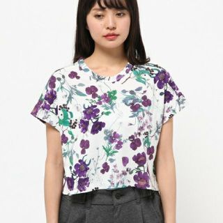 マメ(mame)のmame 花柄Tシャツ(Tシャツ(半袖/袖なし))