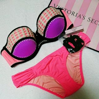 ヴィクトリアズシークレット(Victoria's Secret)の【32C/XS】Victorias Secret新品ビキニセット(水着)