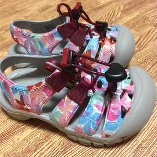 キーン(KEEN)のkeen サンダル 花柄 15センチ(サンダル)