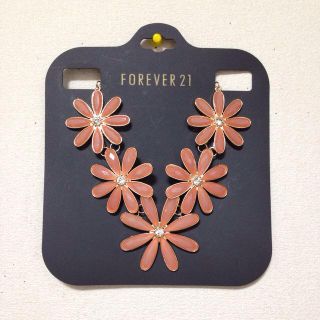 フォーエバートゥエンティーワン(FOREVER 21)のフラワーネックレス(ネックレス)