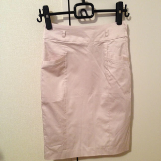 エイチアンドエム(H&M)のH&M 新品スカート(ひざ丈スカート)
