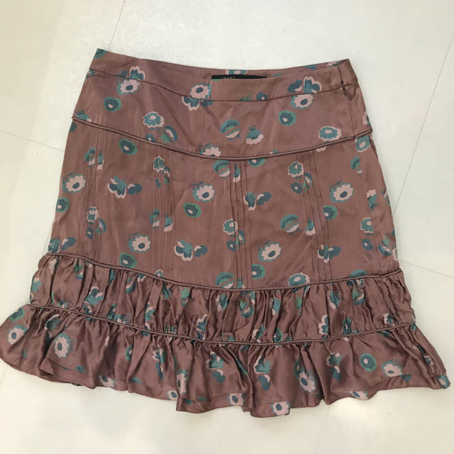 MARC JACOBS(マークジェイコブス)のマークジェイコブスシルク花柄スカート レディースのスカート(ひざ丈スカート)の商品写真