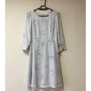 ミッシュマッシュ(MISCH MASCH)の【試着のみ】ミッシュマッシュ 水色花柄ワンピース(ひざ丈ワンピース)