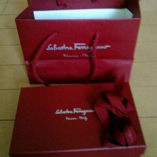 フェラガモ(Ferragamo)のフェラガモの小袋と箱(ショップ袋)