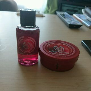 ザボディショップ(THE BODY SHOP)の☆THE BODY SHOP☆ フロステッドクランベリー(ボディクリーム)