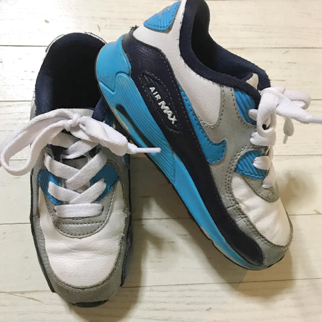 NIKE(ナイキ)のNIKE AIR MAX 90 16㎝ 引っ越しのためお値下げ今週まで。 キッズ/ベビー/マタニティのキッズ靴/シューズ(15cm~)(スニーカー)の商品写真