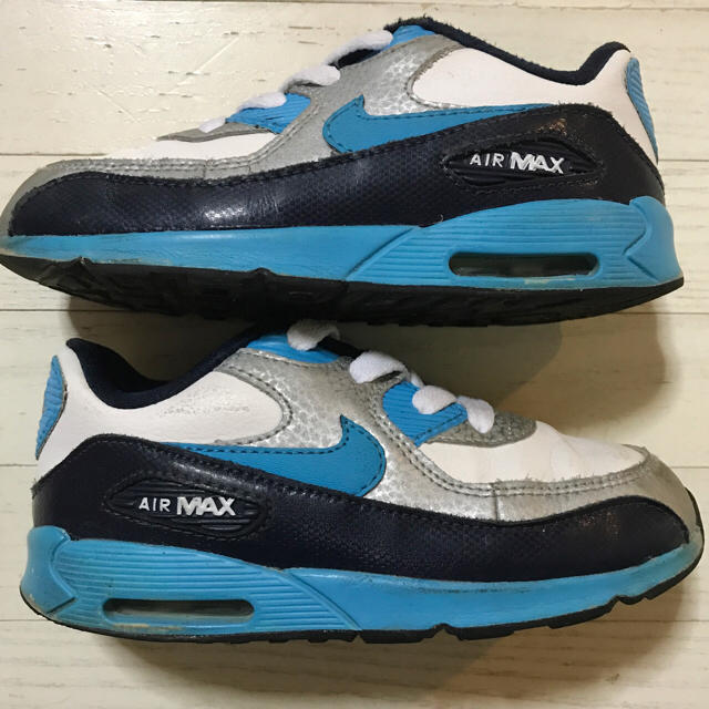 NIKE(ナイキ)のNIKE AIR MAX 90 16㎝ 引っ越しのためお値下げ今週まで。 キッズ/ベビー/マタニティのキッズ靴/シューズ(15cm~)(スニーカー)の商品写真